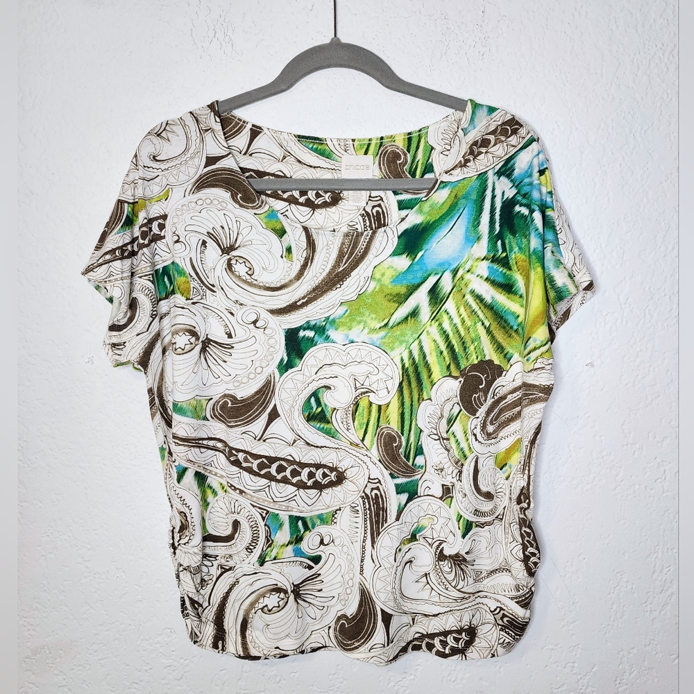 Chicos White and Green Paisley Swirl Short Sleeve Top Sz 2 w Side Ruching